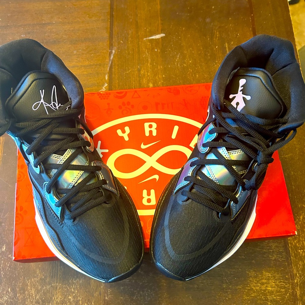 Kyrie Infinity - Black/Metallic Silver 11.5 NIB